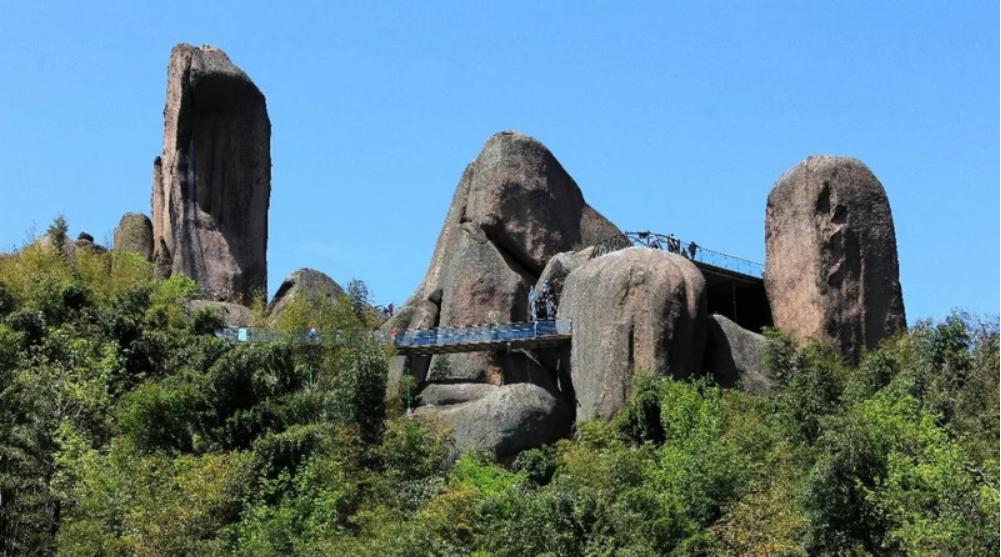 巨石山蹦极和三峡蹦极哪个好玩,巨石山蹦极的真实感受