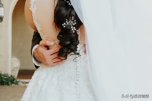 如何找借口和前男友联系,分手半年后如何主动联系前任