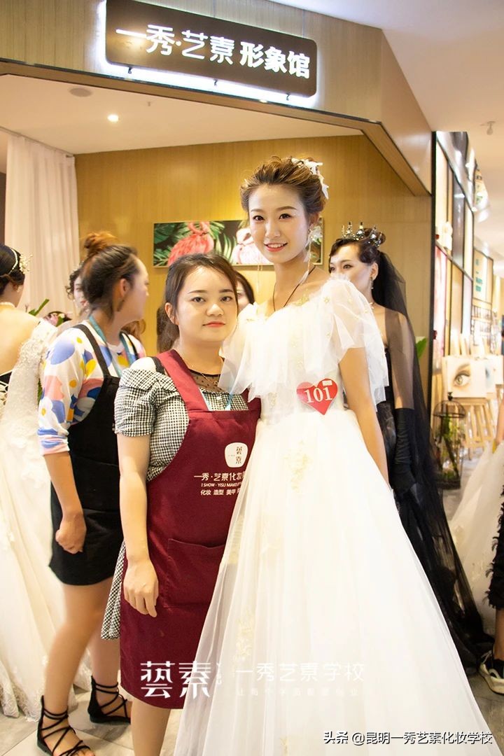 专业新娘妆化妆师必备物品清单,新娘跟妆的正确接单方法