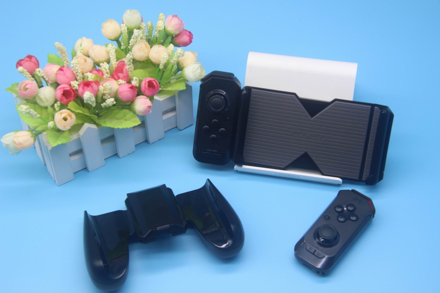 新出的北通游戏手柄,北通h2游戏手柄对比g2