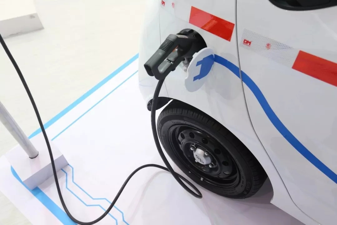 滴滴也要逃离上海！官方出面否认：只不过车服总部搬到杭州