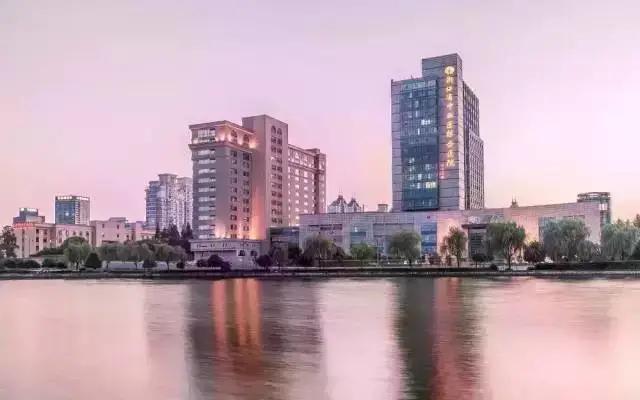 夏季尿路结石高发！耄耋老人突发休克住进ICU