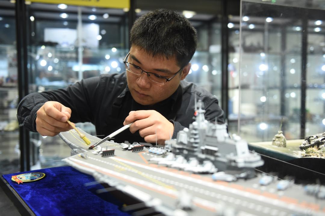 明日之星|把模型玩成职业运动员，还有人每年策划交流赛……“模型圈”大咖来了