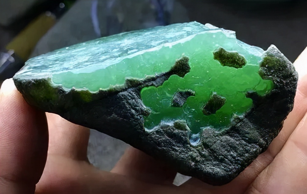 直播卖翡翠原石买回来怎么办,直播间买翡翠毛料不给退怎么办