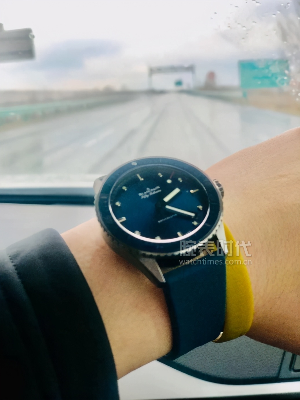 打工人手上适合戴什么,打工的一般戴什么表好点