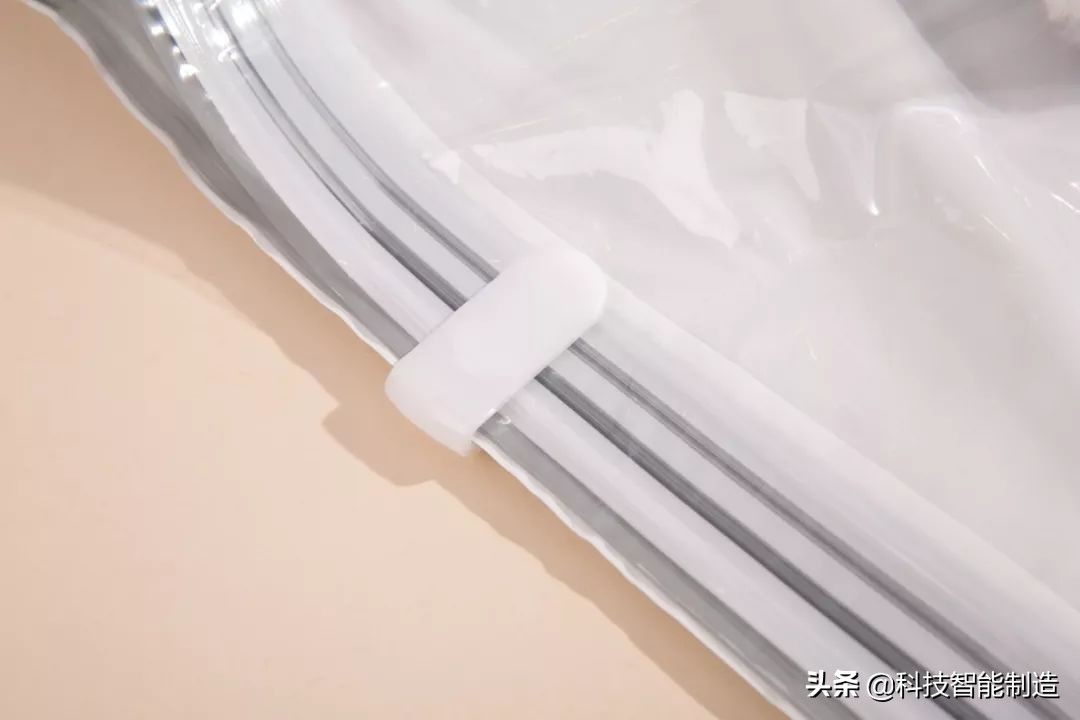 真空压缩收纳袋快速打开,收纳神器真空压缩袋换季轻松收纳