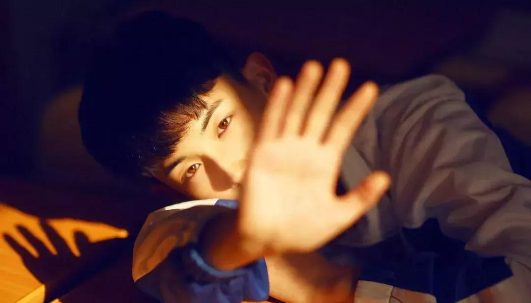 女朋友闹分手挽回的话,女朋友闹分手后该怎么挽回