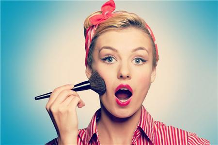 一款清爽的夏日妆容日常又简单,美妆心得教你一款夏季清爽妆容