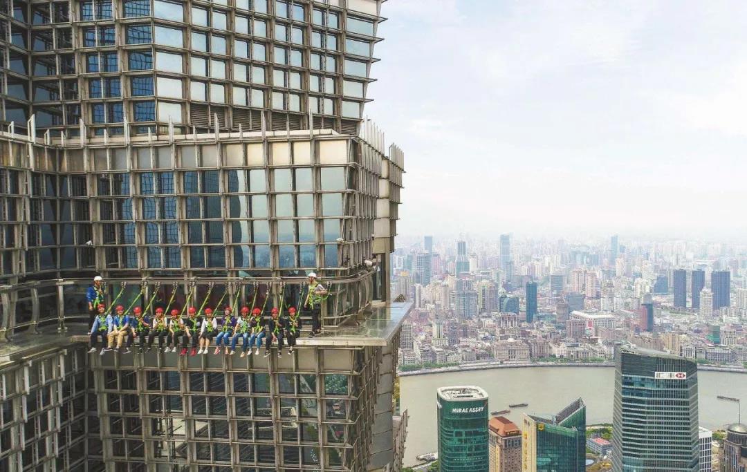 上海金茂大厦总造价是多少,上海中心大厦与金茂大厦的对比