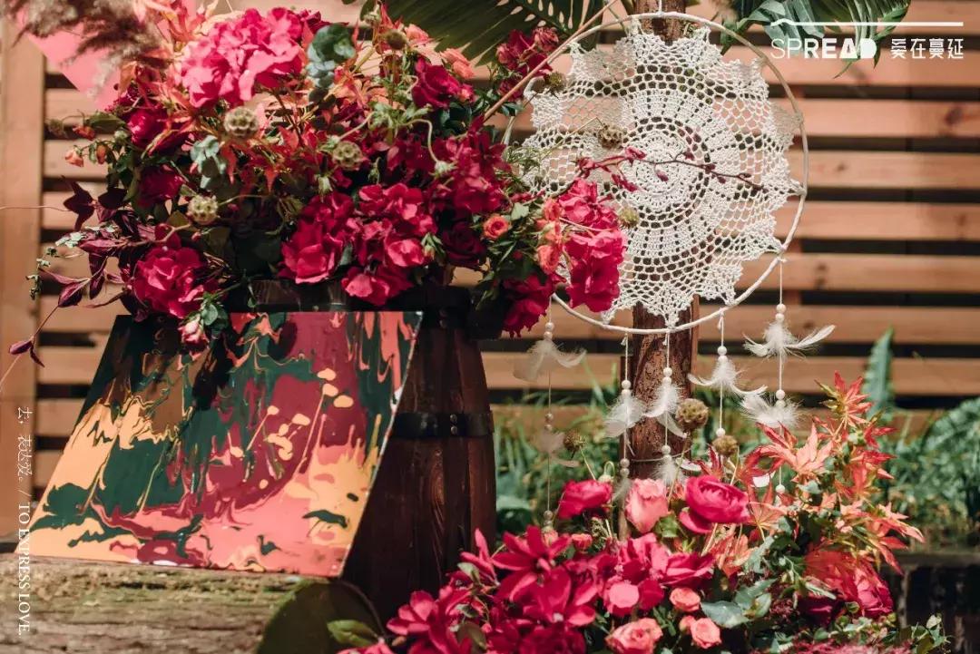 简单而又精致的小型婚礼,如何营造沉浸式婚礼