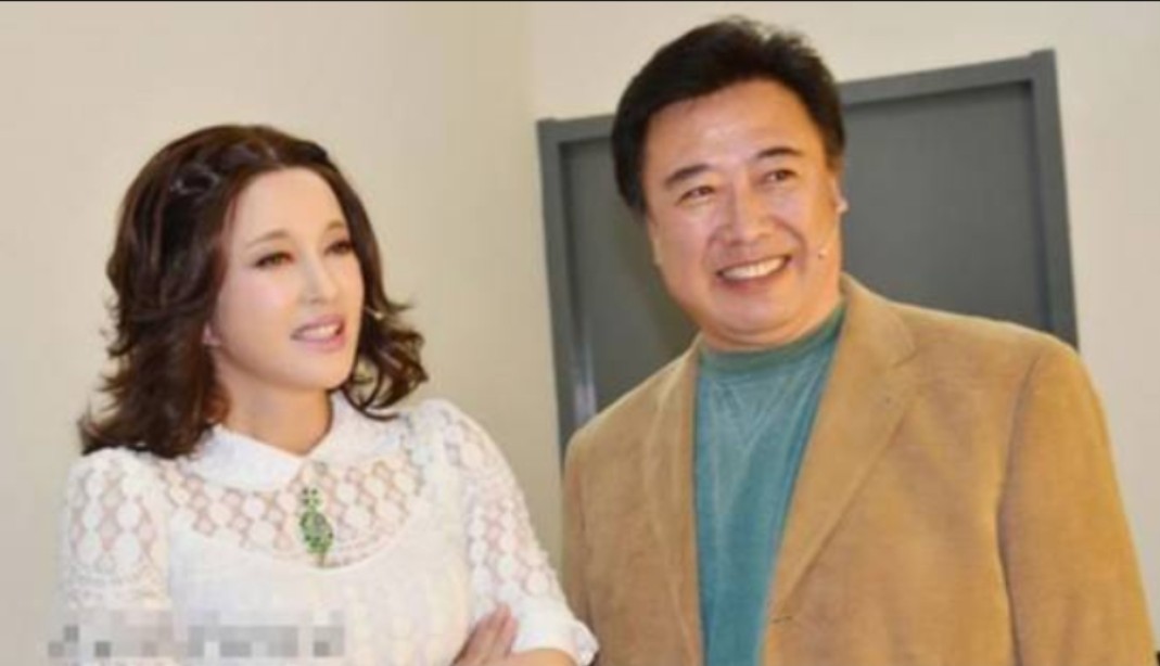 刘晓庆姜文再相聚视频,刘晓庆和陈佩斯开玩笑