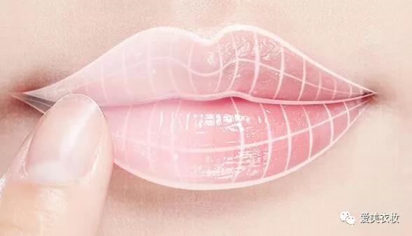 冬天嘴唇干燥开裂怎样保养,一到秋冬嘴唇干裂脱皮怎么办