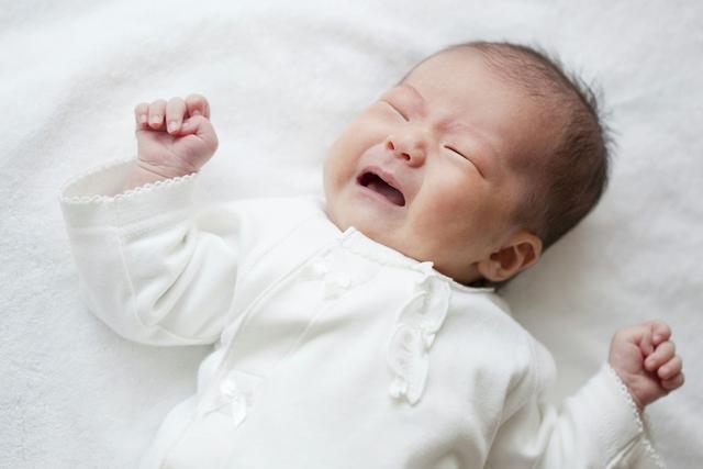 宝宝头发少怎么办才能长得好,宝宝头发稀少怎么打理