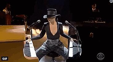 鸡汤、争议与反转：格莱美之夜的一场好戏