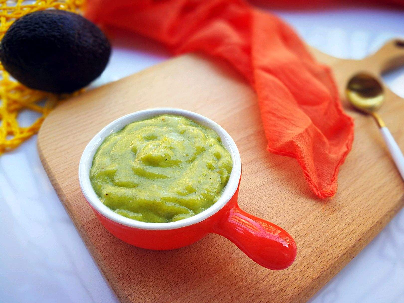 宝宝二岁多还不会吃饭，原来是奶奶忽略了一个细节，家长该重视了