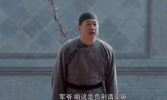 何冰自曝刚出道的自己借七分钟戏,何冰跑龙套十年40岁终有名气