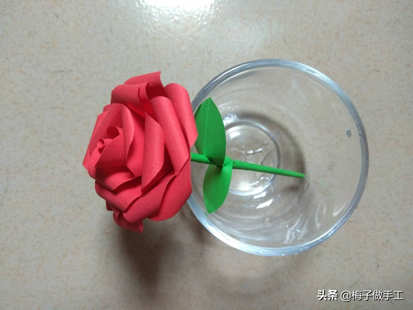 520情人节折纸玫瑰花图文,七夕专题纸玫瑰折纸教程