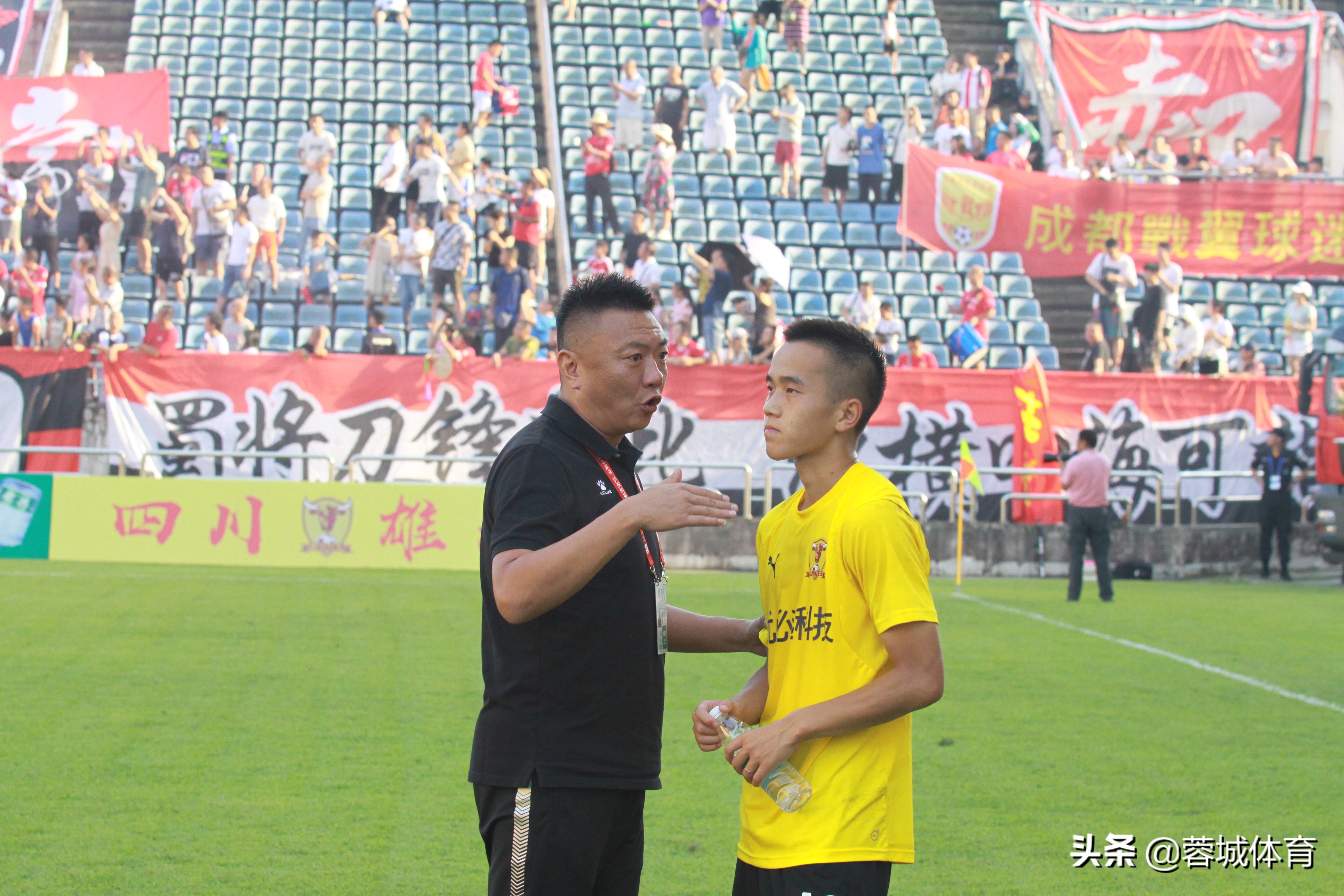 川蓉德比,2019中乙成都兴城冲甲成功