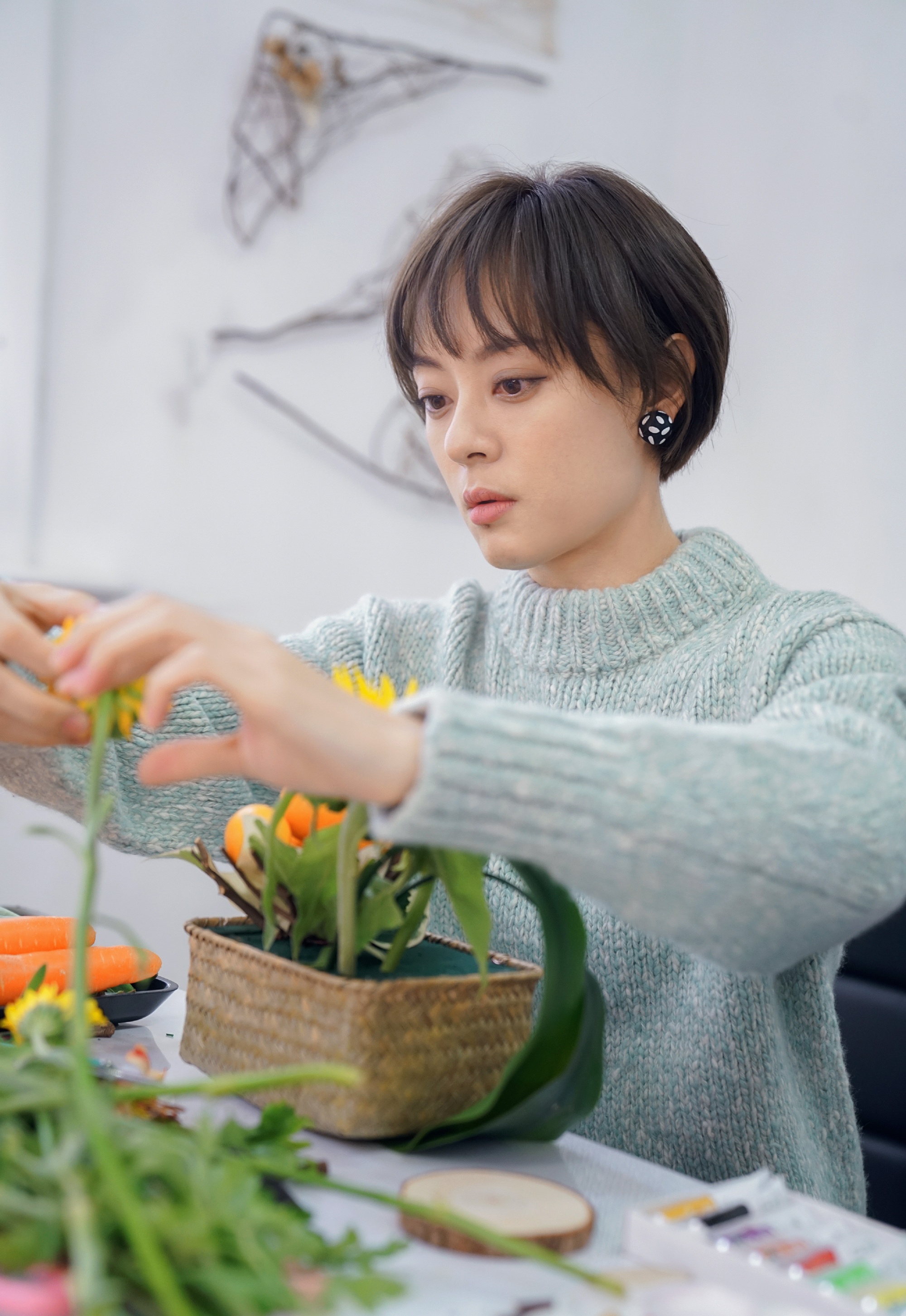 40岁女短发烫什么发型显年轻精神,40至45岁适合什么短发型年轻清爽