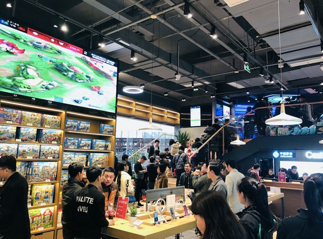 从电竞到图书,苏宁极物如何打造智慧零售的场景体验店