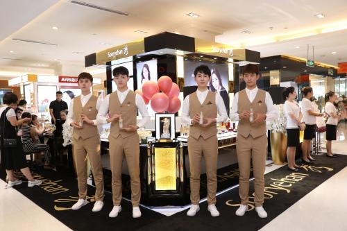 唤醒肌肤生命力重现年轻新状态,唤醒肌肤焕发年轻容颜