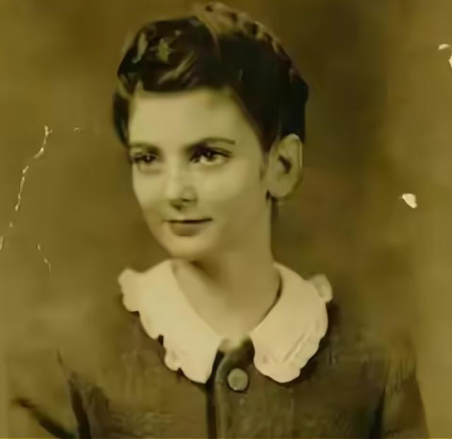 超模女王卡门：三次婚姻不幸，83岁有小鲜肉男友，89岁还上台走秀