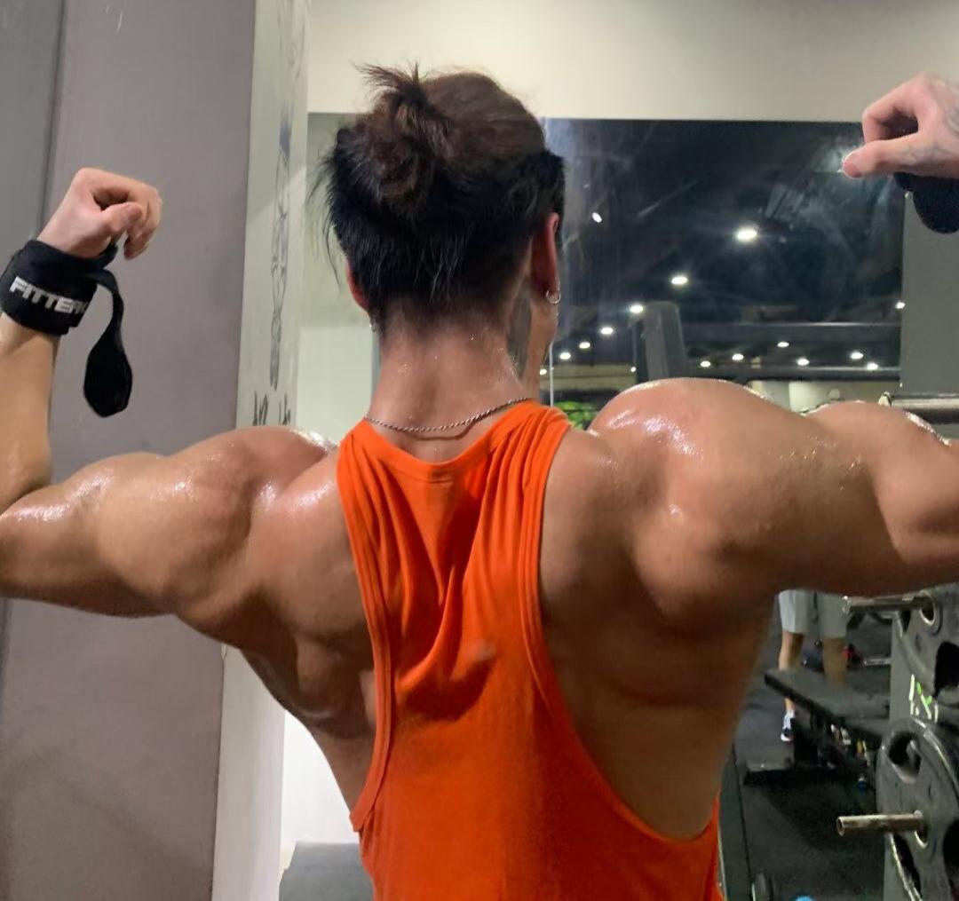 97年小伙长相成熟,97年小伙长相帅气