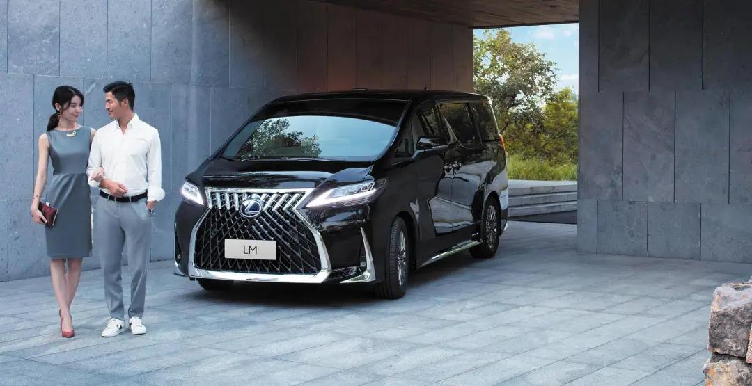 最壕“面包车”雷克萨斯LM上市116.6万起,你猜会加价多少?