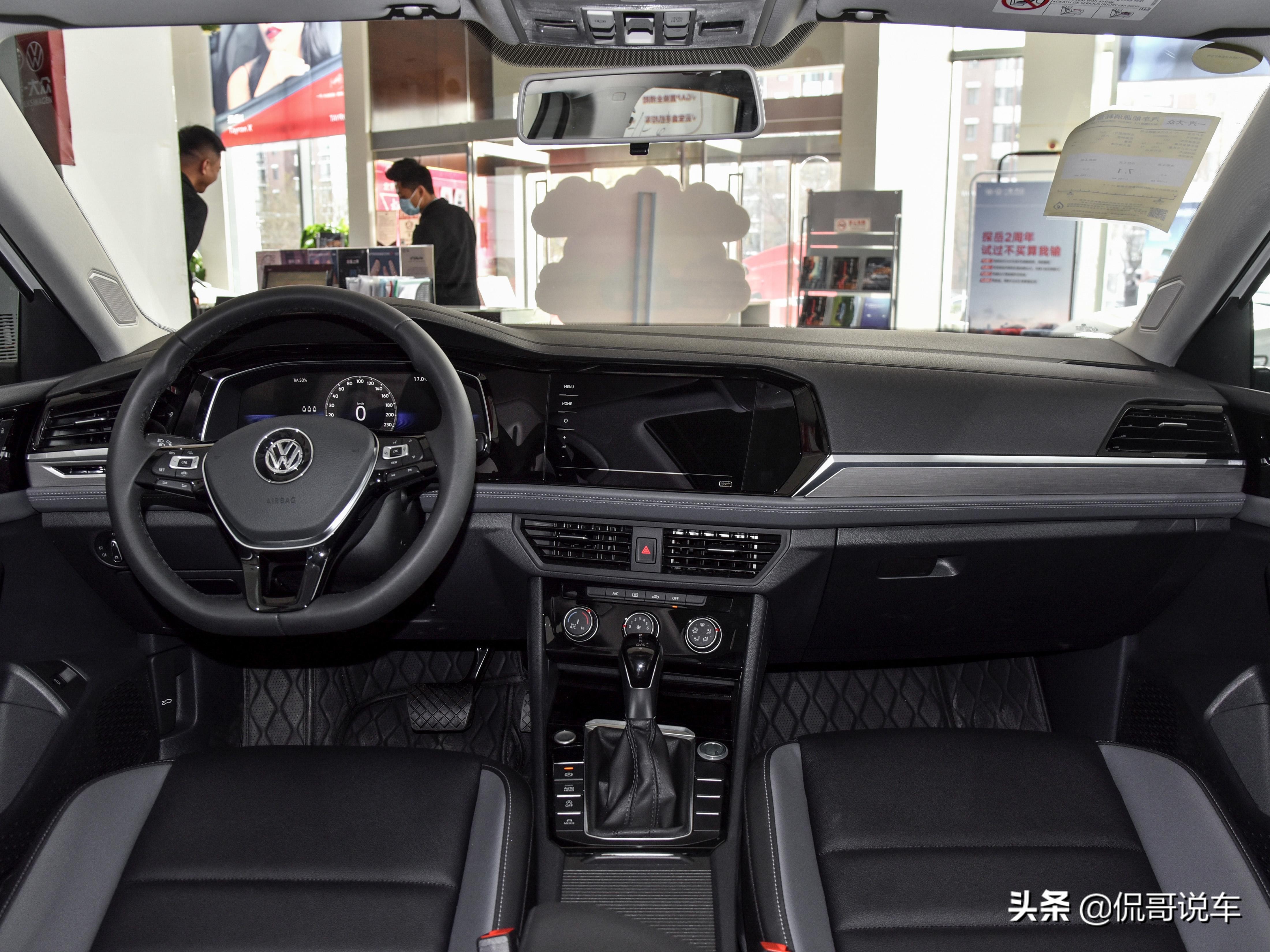 大众速腾16年自动舒适版测评,紧凑型中型车中大型车