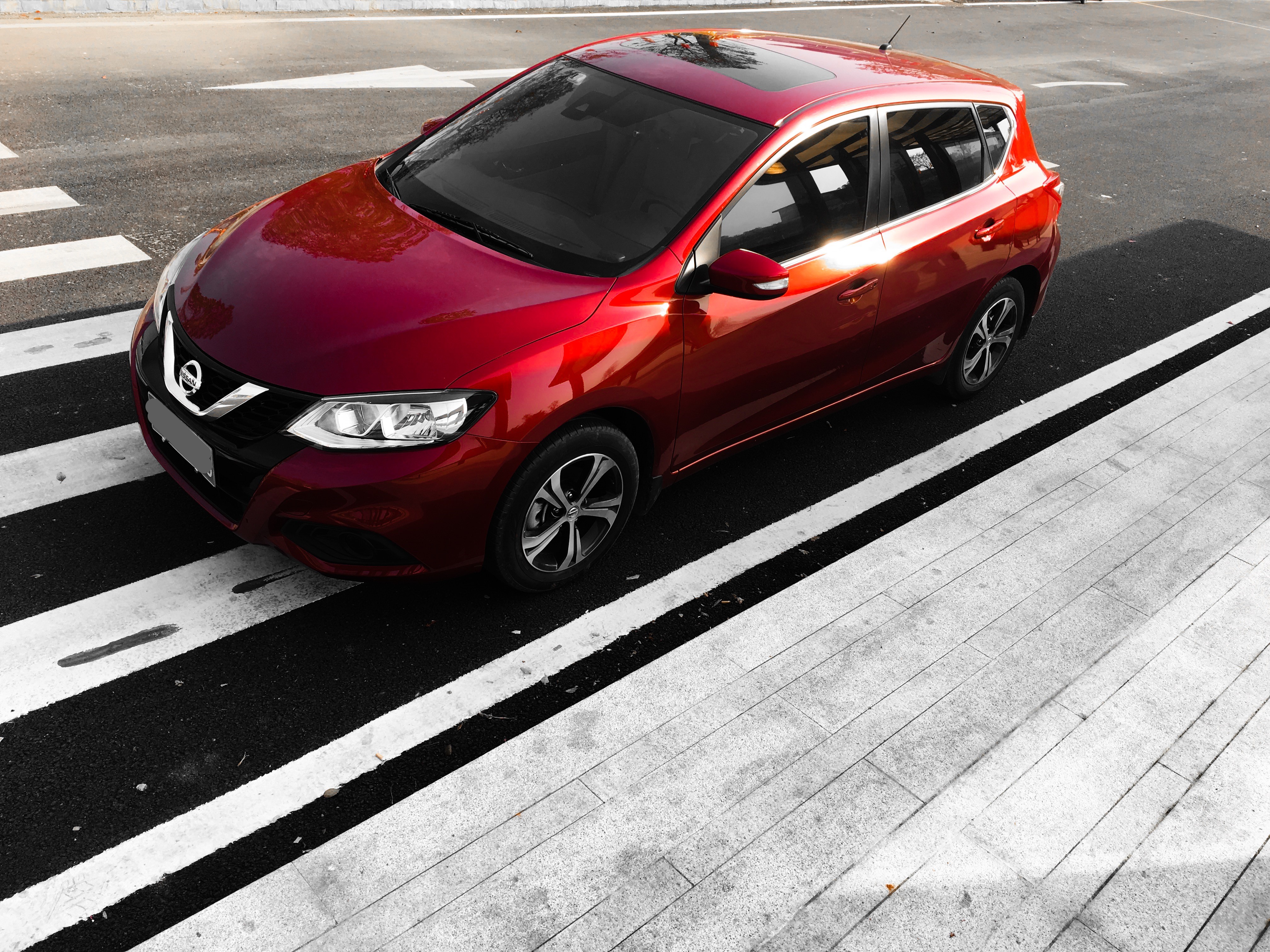 新款骐达的优点和缺点,骐达后排放倒