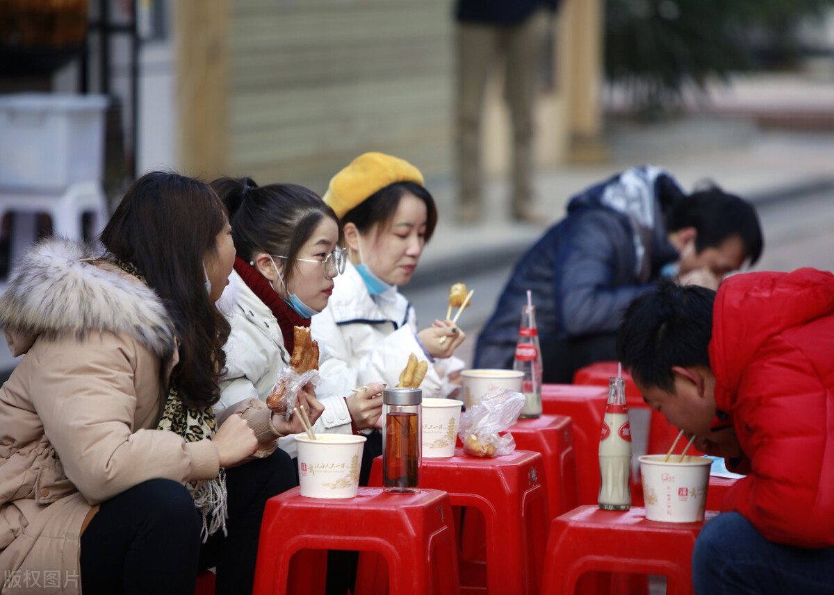 95后小伙创业开早餐店,深圳开早餐店一年利润