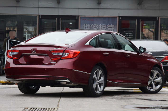 售价16.98-23.78万元的雅阁怎么选,十多万公里的18款雅阁值得买吗