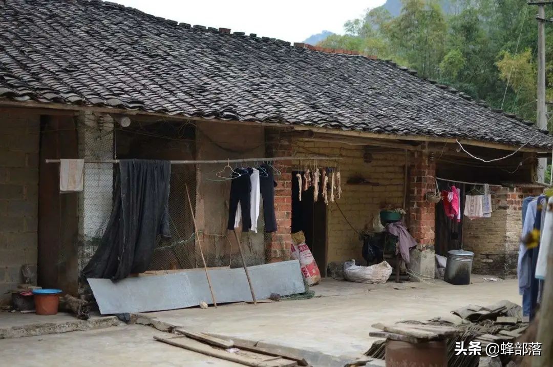 农村户口迁出后还有办法盖房吗,农村户口迁出后农村的房子怎么办