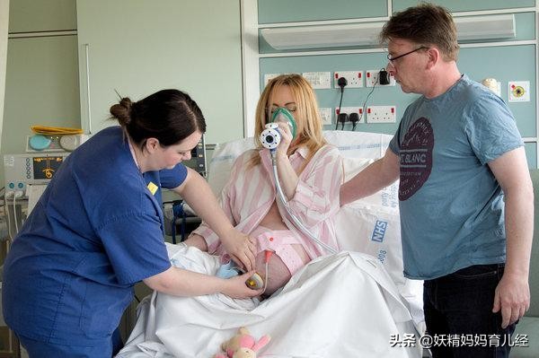 宝宝在妈妈肚子里发育过程图卡通,宝宝在妈妈肚子生长图