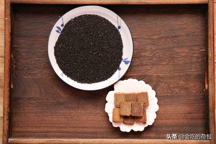 吃黑芝麻好处多,教你懒人做法,做一次吃半个月,随吃随取真省事