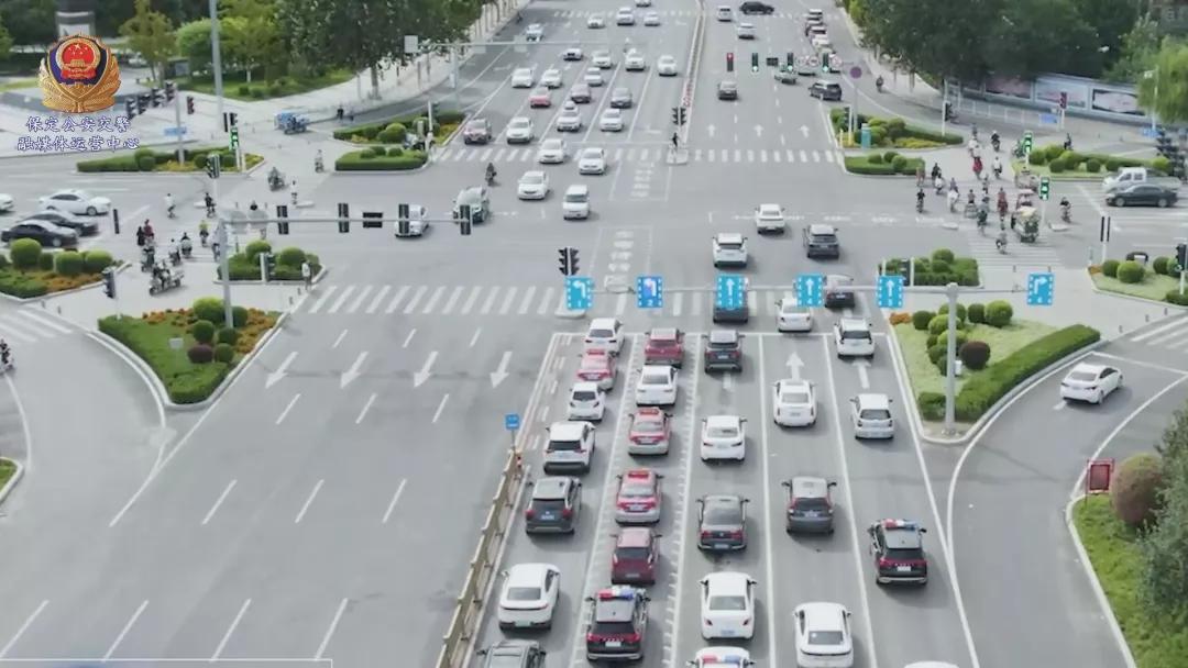 实时监控车流量的红绿灯,可以预知车流量的红绿灯