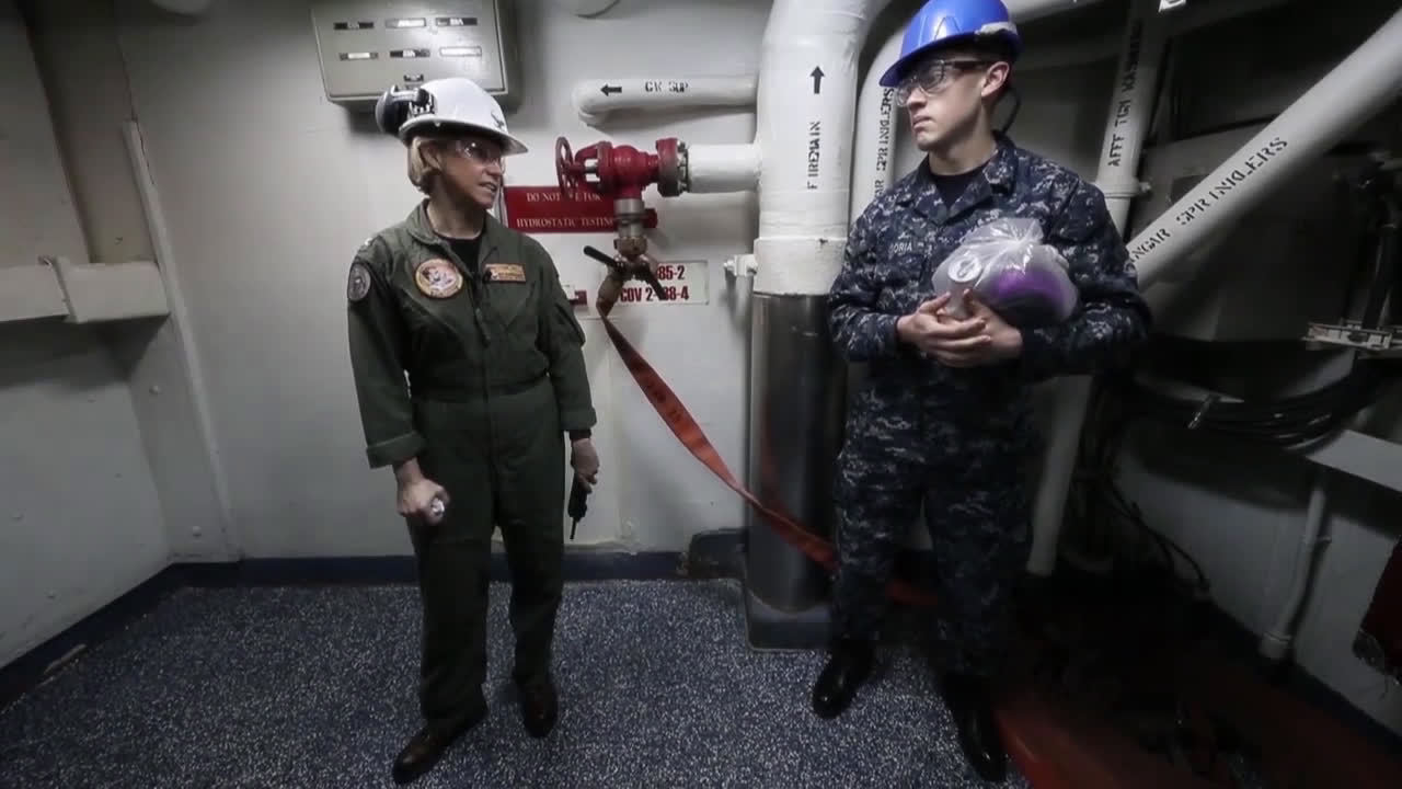 2022年率航母舰队挺进亚太？美军迎首位女舰长曾创多个第一