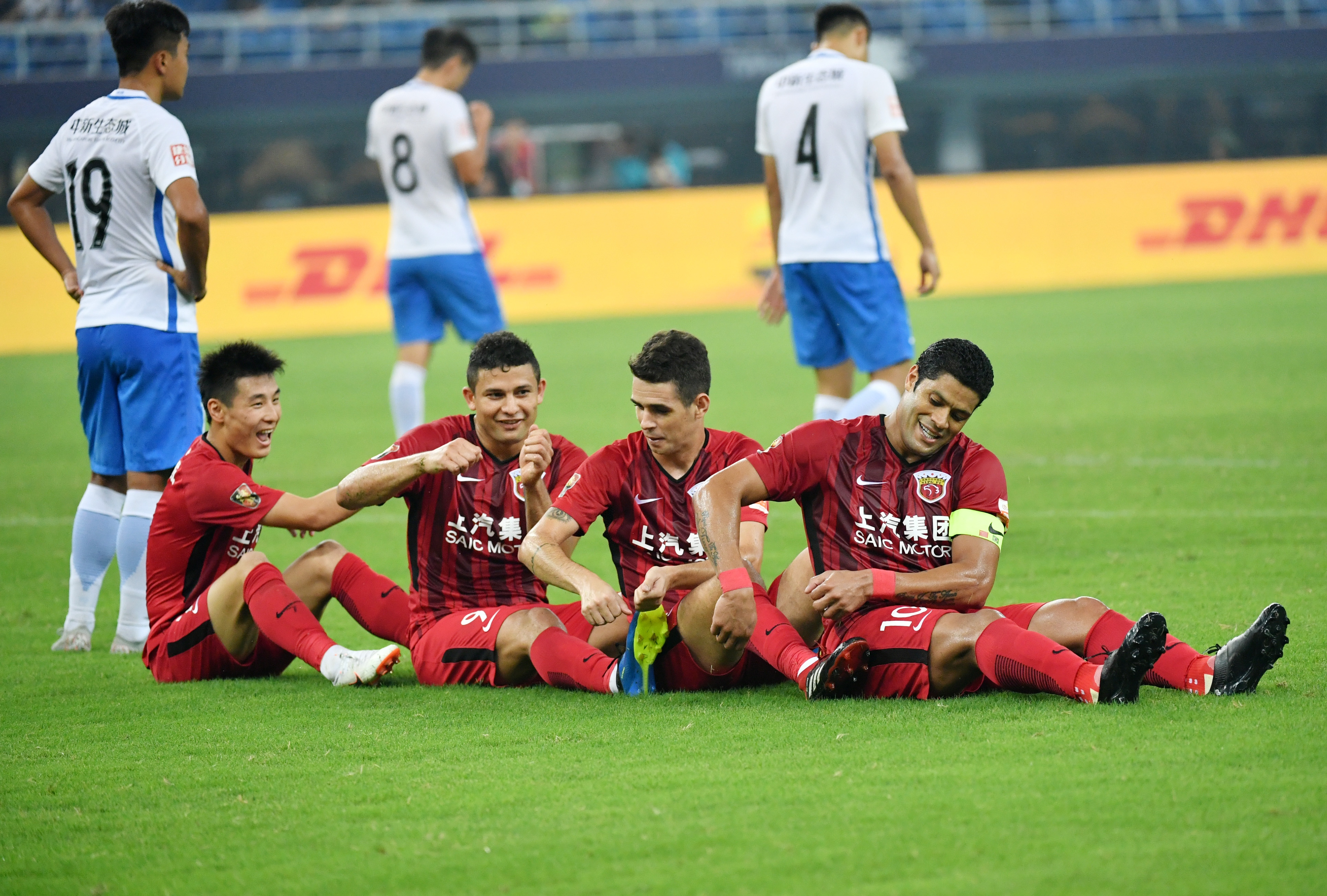 中超国内球员顶薪限制,中超八大顶薪球员