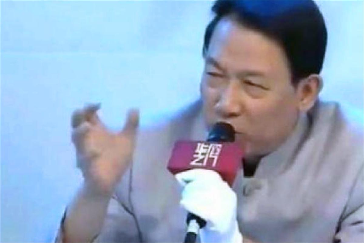 大姐带夜明珠鉴宝专家让上交,大姐戴500块的夜明珠鉴宝