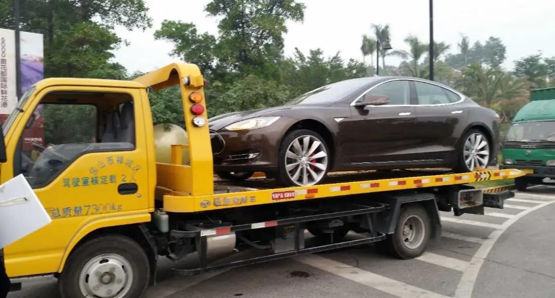 汽车半路抛锚怎么办？别慌，记住这3个步骤