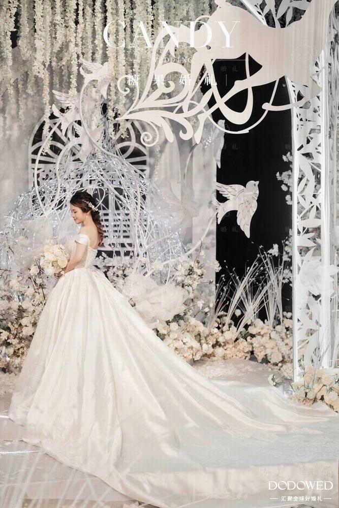 DODOWED婚礼案例推荐系列之糖果Candy婚礼策划案例《殿堂之上》