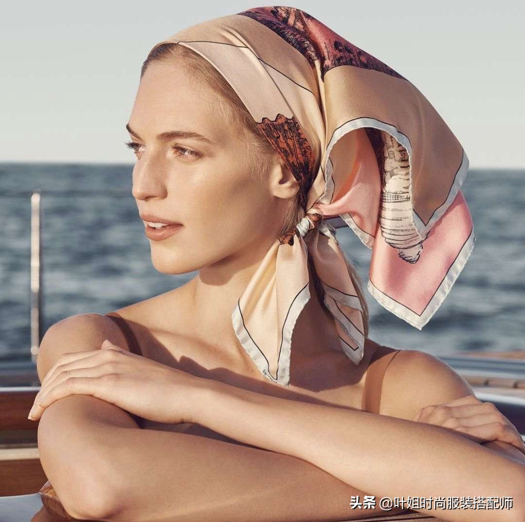 丝巾新花样美出高级感丝巾搭配,怎样选最好质量的丝巾好看又洋气