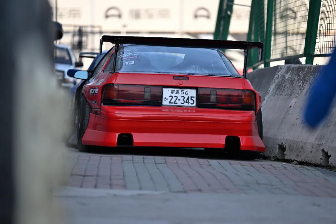 尼康z9旗舰相机详细评测,尼康z9机身的无损变焦功能