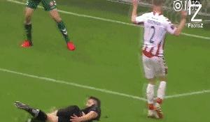 足球假摔教学手册,足球假摔同时假摔