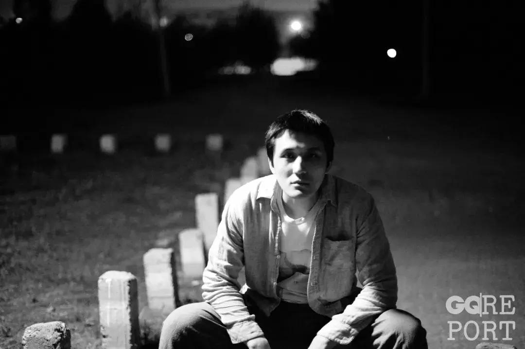 GQ报道｜胡波：一个自杀者的传说