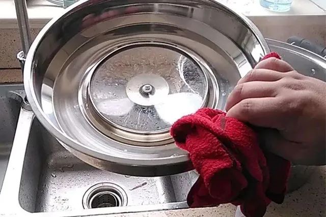 油锅着火不要慌原版,油锅着火别着急下一句