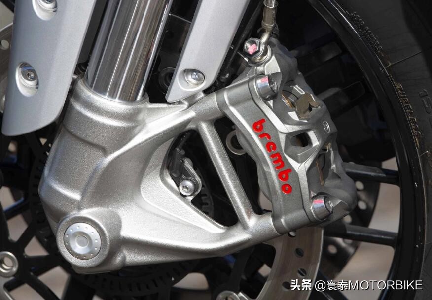 最新款凯旋火箭3r,凯旋火箭2018款