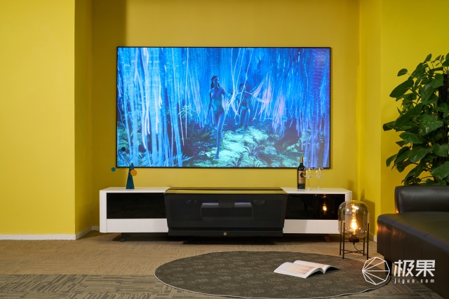 真正的无边框全屏电视机,超薄屏幕无边框电视