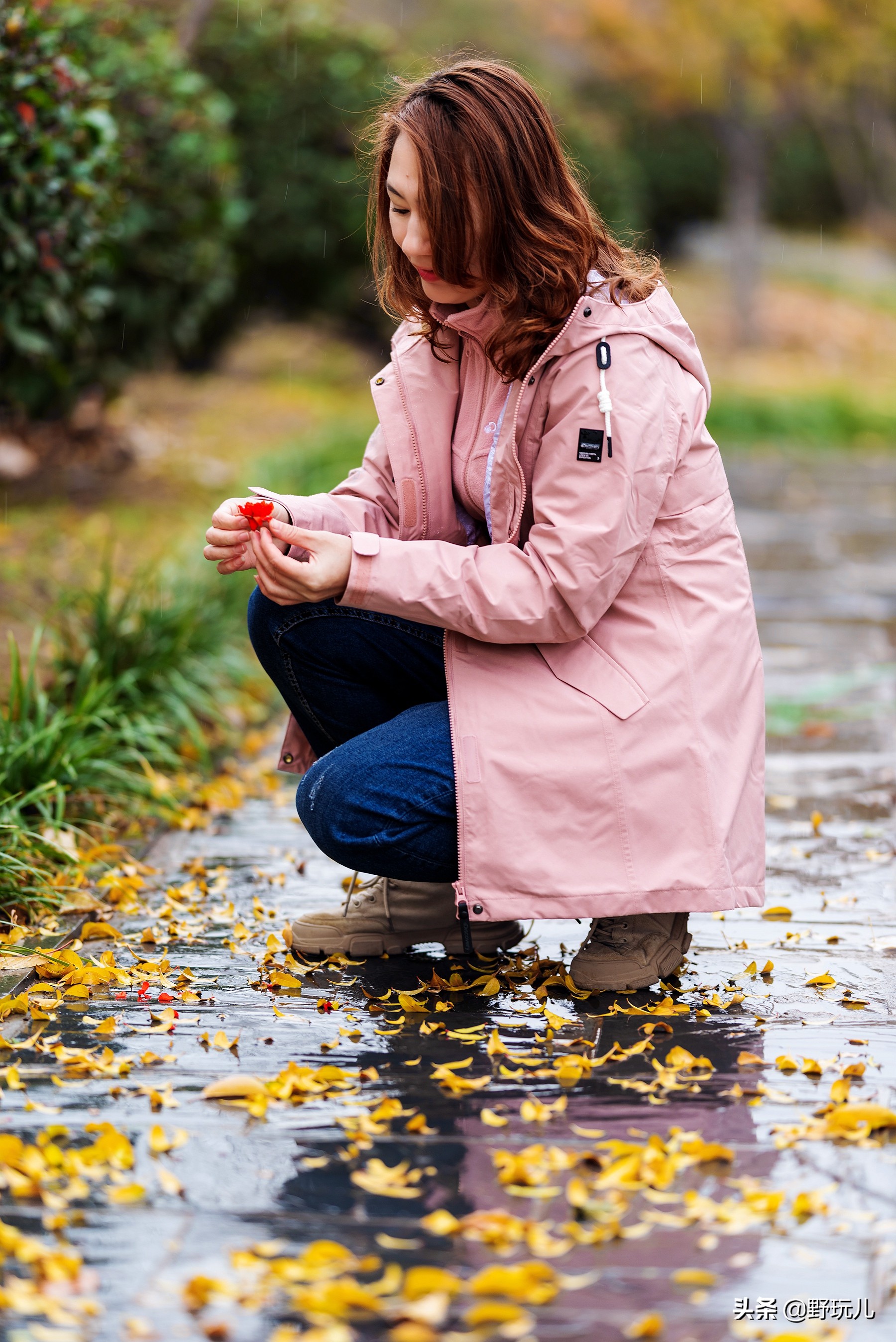 既时尚又实用的冲锋衣,简约而不简单的冲锋衣奢潮