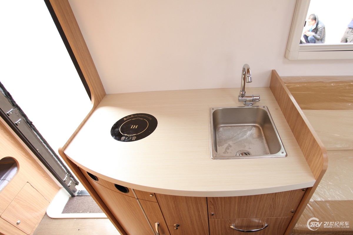 房车价格5-10万元拖挂式房车,房车价格5-10万元7米拖挂房车